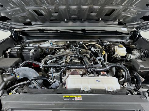 Used 2025 Toyota Tacoma TRD Off-Road AWD/4WD image 31