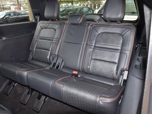 Used 2024 Lincoln Navigator Black Label image 11