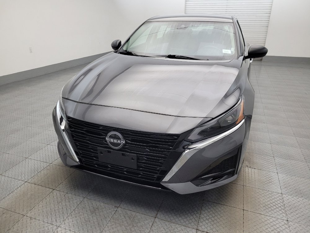 Used 2025 Nissan Altima 2.5 SV FWD image 15