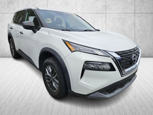 Used 2022 Nissan Rogue S image 1