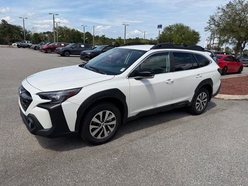 Used 2025 Subaru Outback Premium AWD/4WD image 13