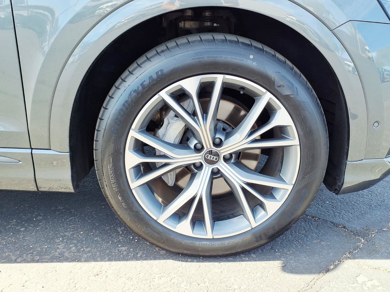 Used 2021 Audi Q8 Premium Plus AWD/4WD image 8