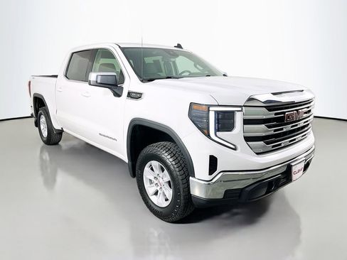 Used 2023 GMC Sierra 1500 SLE w/ Enhanced Capability Package AWD/4WD image 4