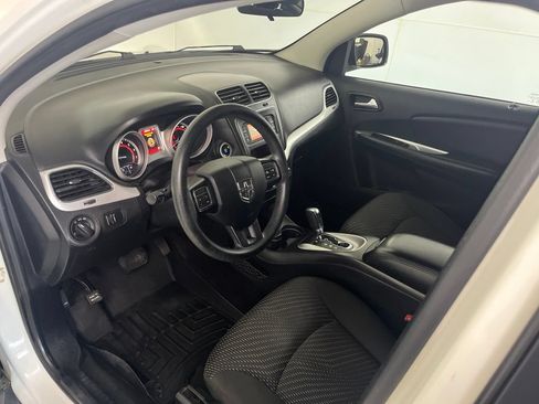 Used 2016 Dodge Journey SE w/ Flexible Seating Group FWD image 25