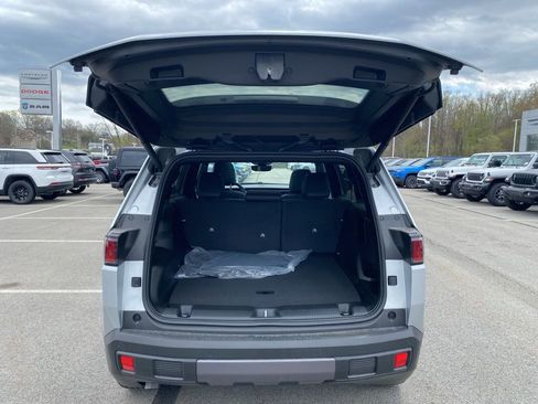 New 2026 Jeep Cherokee Limited image 17