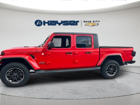 Used 2020 Jeep Gladiator Overland w/ Dual Top Group AWD/4WD image 10