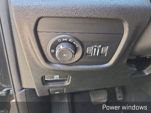 Used 2023 Jeep Grand Cherokee L Limited AWD/4WD image 31