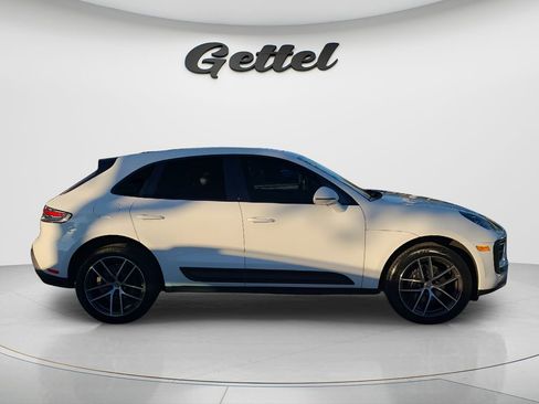 Used 2025 Porsche Macan Base image 3
