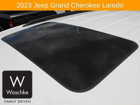 Used 2023 Jeep Grand Cherokee Laredo w/ Luxury Tech Group I AWD/4WD image 10