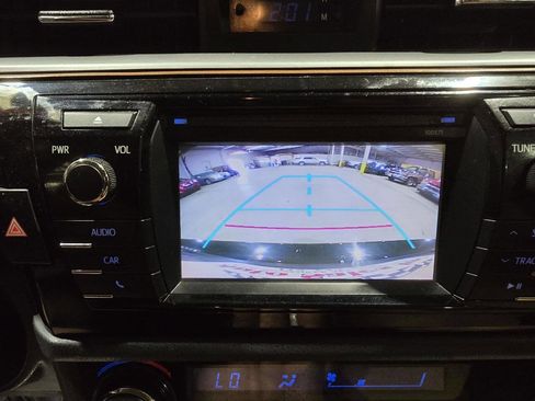 Used 2016 Toyota Corolla LE FWD image 36