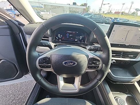 Certified 2025 Ford Explorer Active AWD/4WD image 13