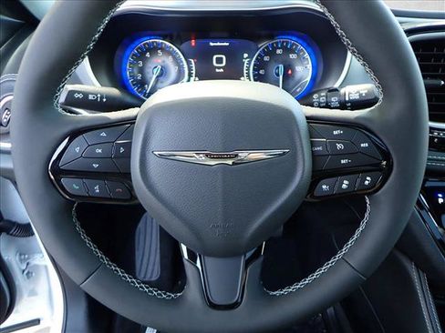 New 2026 Chrysler Pacifica Limited w/ Uconnect Theater Family Group AWD/4WD image 17