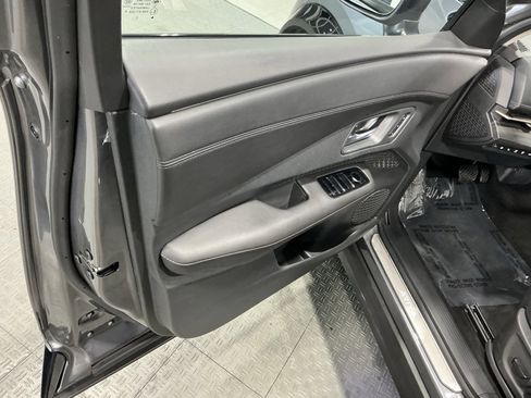 Used 2023 Nissan Ariya FWD image 32