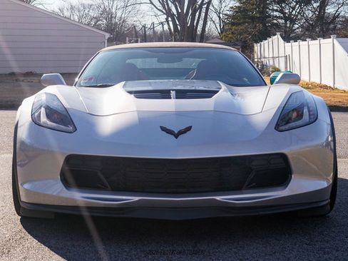 Used 2015 Chevrolet Corvette Z06 w/ 3LZ Preferred Equipment Group image 16