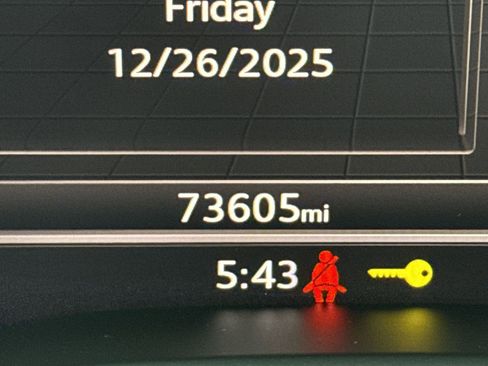 Used 2018 Audi Q5 Prestige w/ Prestige Package image 14