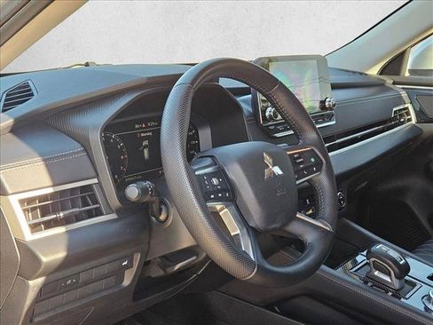 Used 2023 Mitsubishi Outlander SEL AWD/4WD image 10