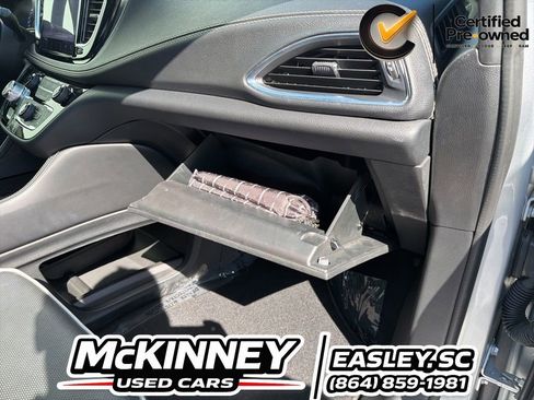 Certified 2023 Chrysler Pacifica Limited w/ S Appearance Package FWD image 42