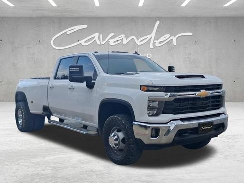 Used 2025 Chevrolet Silverado 3500 LT w/ Texas Edition AWD/4WD image 2