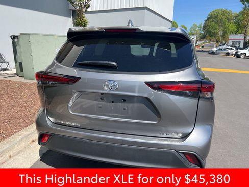 Used 2025 Toyota Highlander XLE image 9