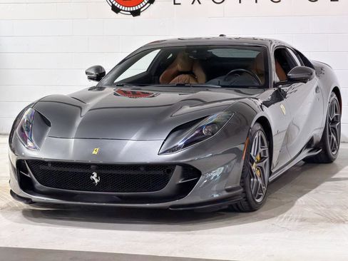 Used 2020 Ferrari 812 Superfast image 29