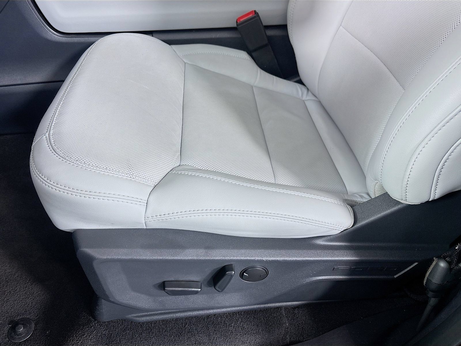 Used 2025 Ford Expedition Platinum AWD/4WD image 20