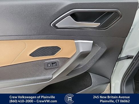 Certified 2022 Volkswagen Tiguan SE R-Line image 48