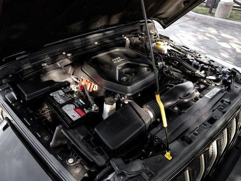 Used 2020 Jeep Wrangler Unlimited Sahara image 59