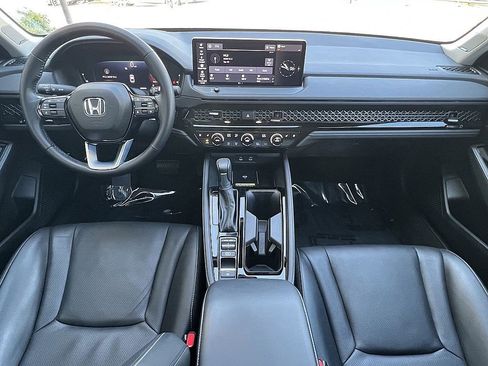 Used 2024 Honda Accord Touring image 10