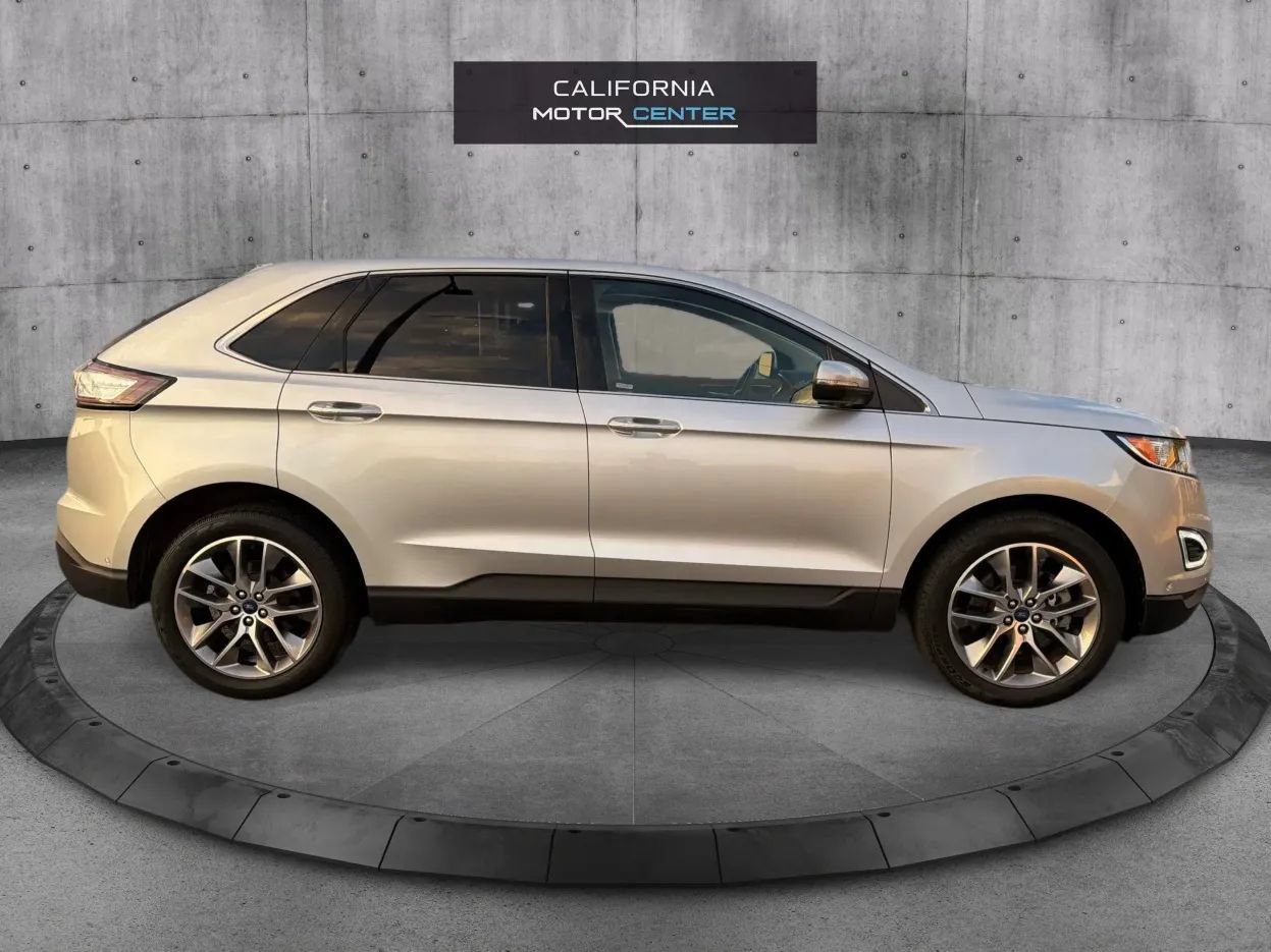Used 2017 Ford Edge Titanium w/ Equipment Group 302A AWD/4WD image 4