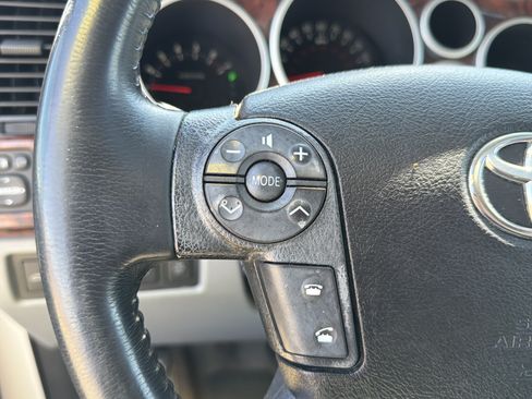 Used 2008 Toyota Sequoia Platinum RWD image 16