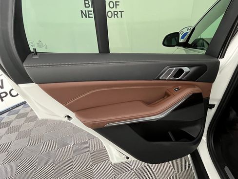 Used 2024 BMW X5 xDrive40i w/ Parking Assistance Package image 27