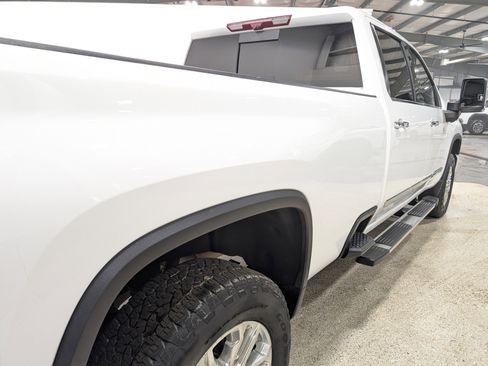 Used 2024 Chevrolet Silverado 3500 High Country w/ High Country Premium Package AWD/4WD image 3