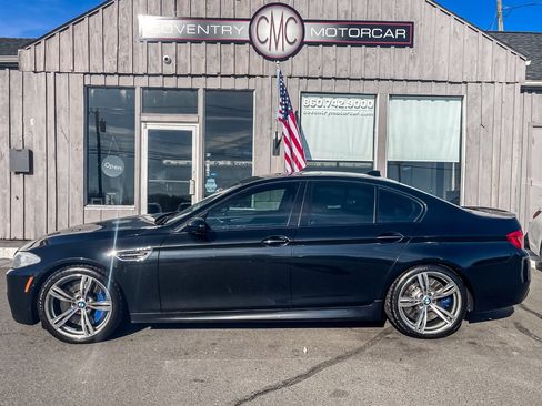 Used 2013 BMW M5 image 1