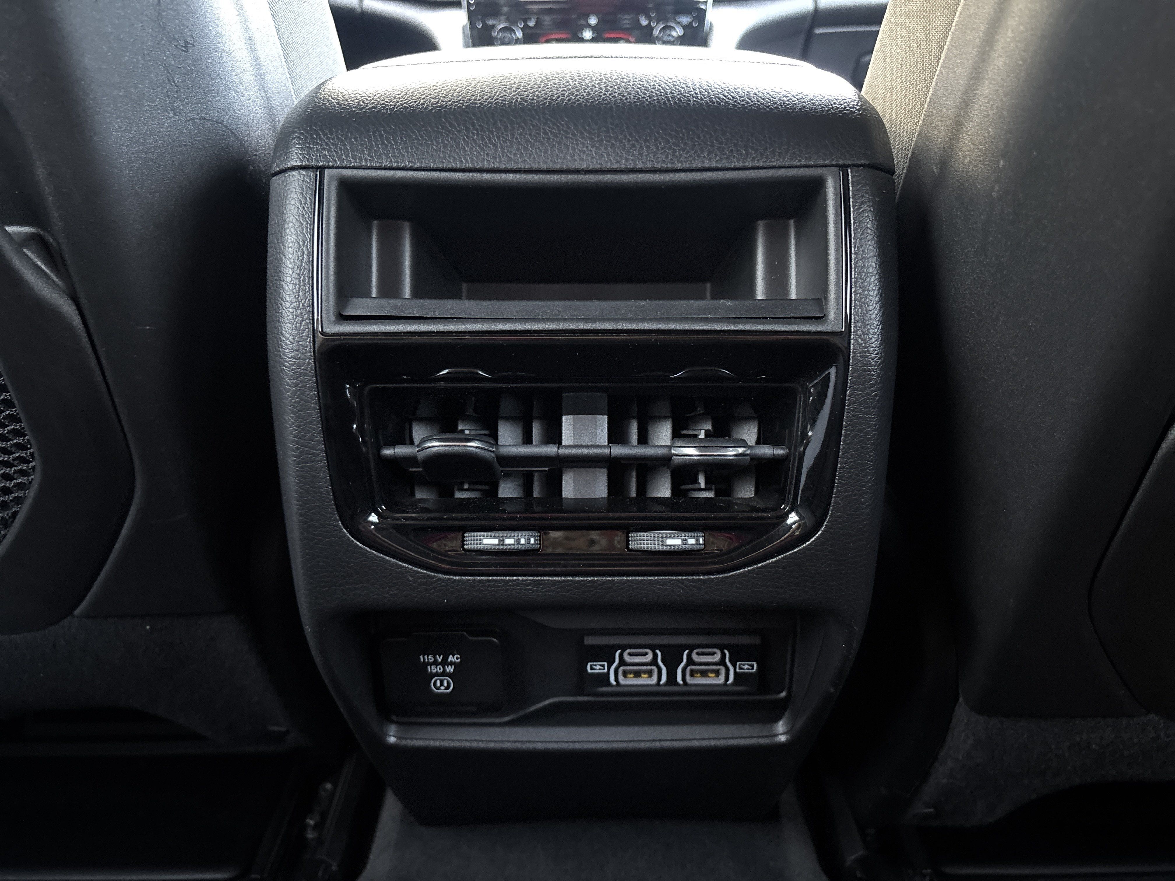 Used 2023 Jeep Grand Cherokee Altitude AWD/4WD image 9