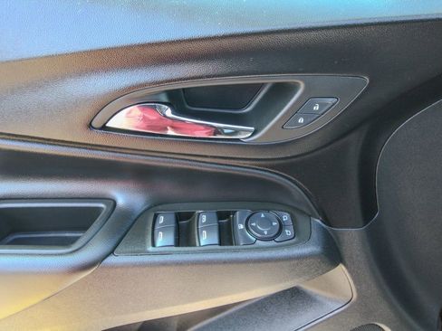 Used 2024 Chevrolet Equinox LT image 12