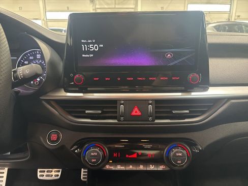 Certified 2023 Kia Forte GT-Line image 14