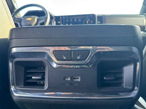 Used 2024 Chevrolet Silverado 1500 High Country w/ Technology Package AWD/4WD image 15