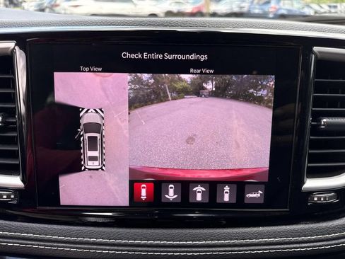 Used 2022 Chrysler Pacifica Touring-L w/ Uconnect Theater Family Group AWD/4WD image 32