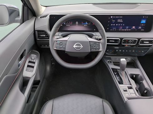 Certified 2026 Nissan Sentra SR w/ SR Premium Package FWD image 24