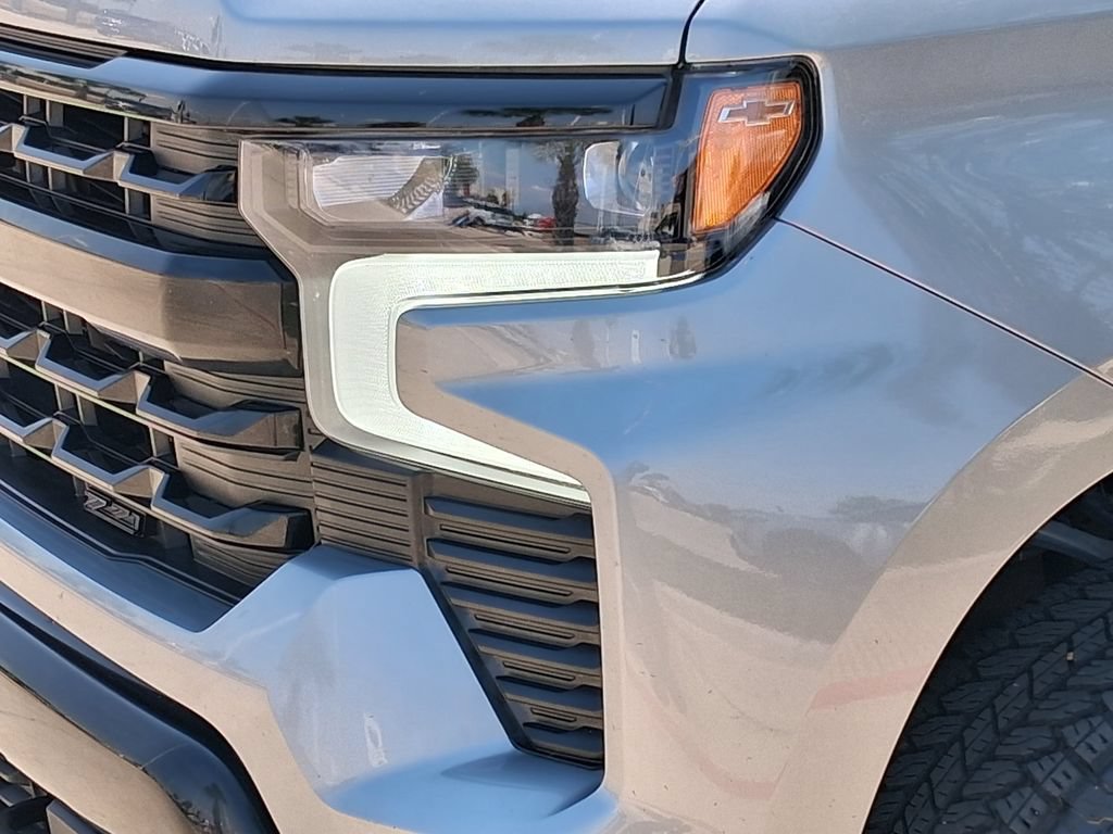 Used 2025 Chevrolet Silverado 1500 LT Trail Boss w/ Convenience Package II AWD/4WD image 8