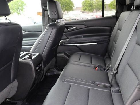 Used 2025 Chevrolet Traverse LT w/ Midnight/Sport Edition AWD/4WD image 18