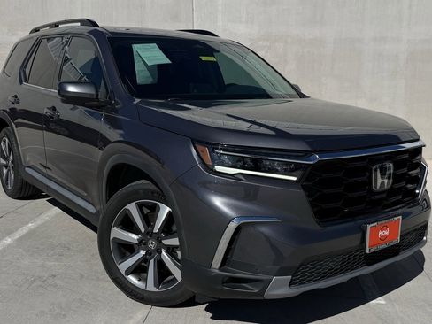 Used 2023 Honda Pilot Touring image 1
