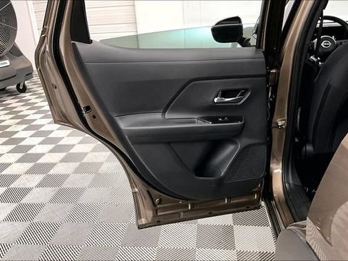 New 2026 Nissan Kicks SV w/ SV Premium Package FWD image 31