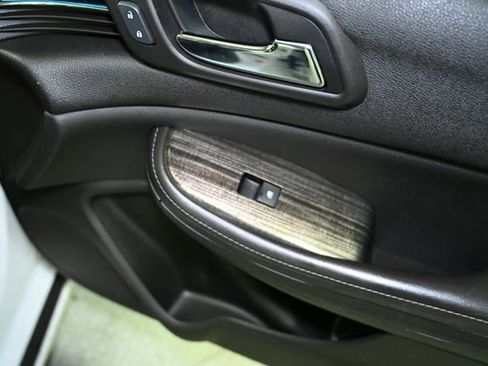 Used 2016 Chevrolet Malibu LT image 49