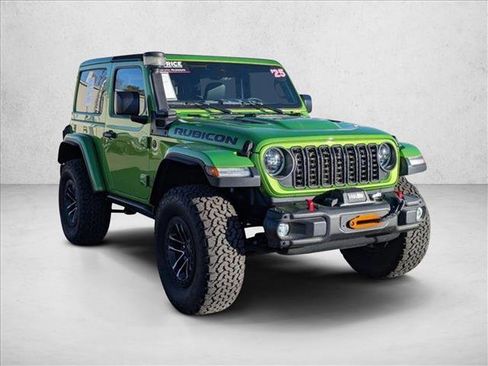 Used 2025 Jeep Wrangler Rubicon AWD/4WD image 3