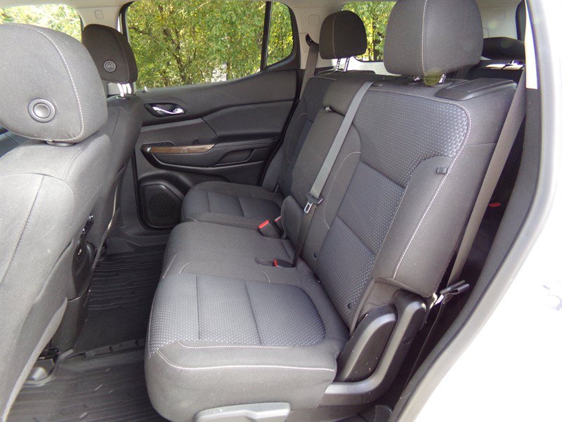 Used 2020 GMC Acadia SLE w/ LPO, Floor Liner Package FWD image 22