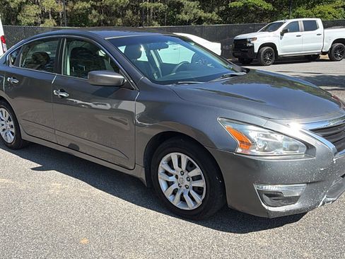 Used 2015 Nissan Altima 2.5 S w/ Power Driver Seat Package FWD image 5
