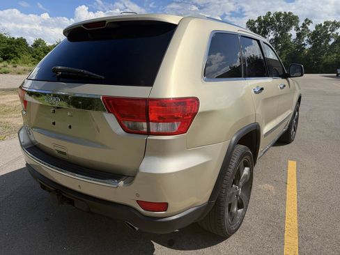 Used 2011 Jeep Grand Cherokee Overland AWD/4WD image 5