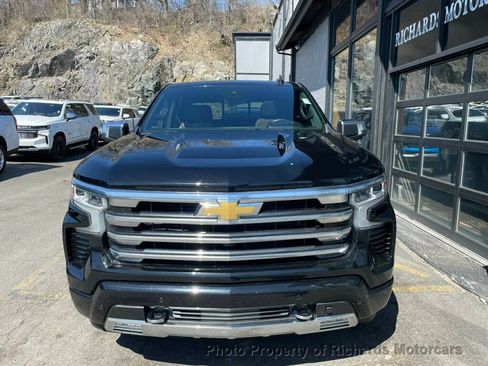 Used 2024 Chevrolet Silverado 1500 High Country w/ High Country Premium Package image 4