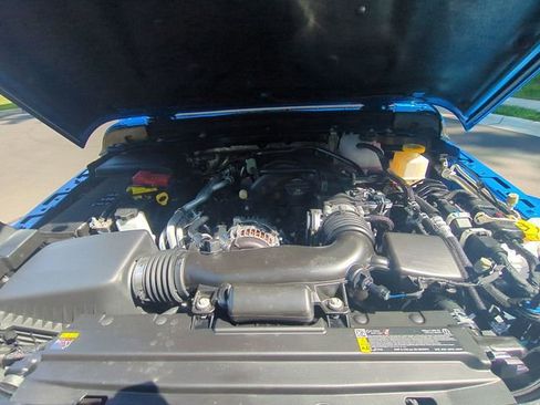 New 2025 Jeep Gladiator High Tide image 25